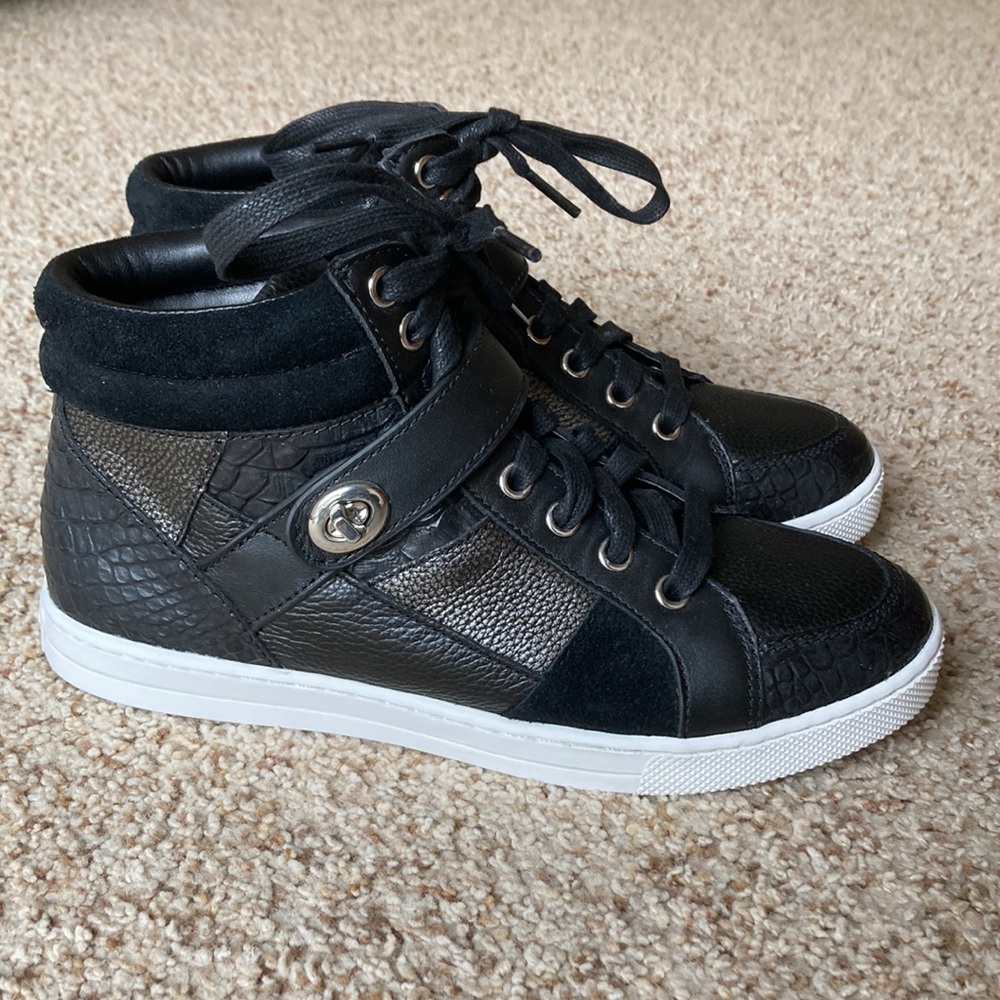 Coach Black and White Fashion Sneakers with Textured Finish - Picture 3 of 12